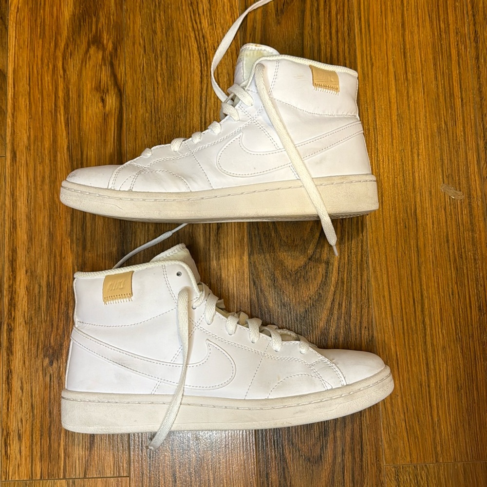 Nike Women’s Court Royale 2 Mid Sz 9